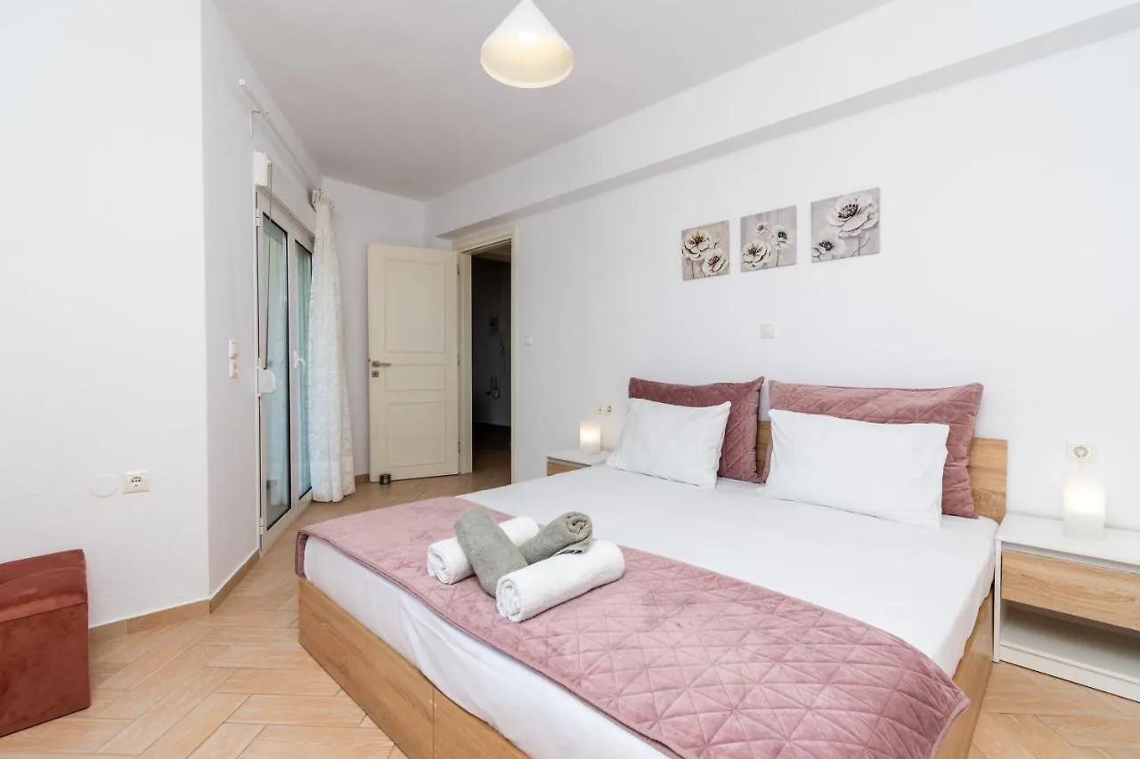 Anesis Seaview Apartment 네오스마르마라스 0*,  그리스